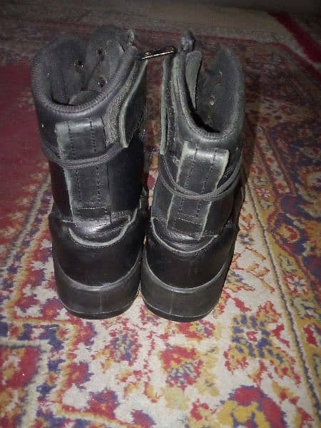 Brand new leather army boots 10/10 size 8 2