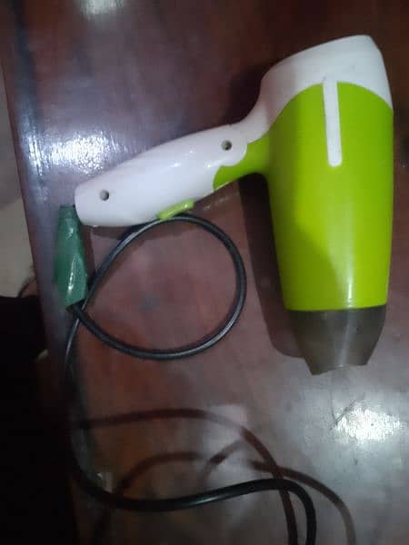 hair dryer in lush condition foldable. . . 10/8 conditions 3