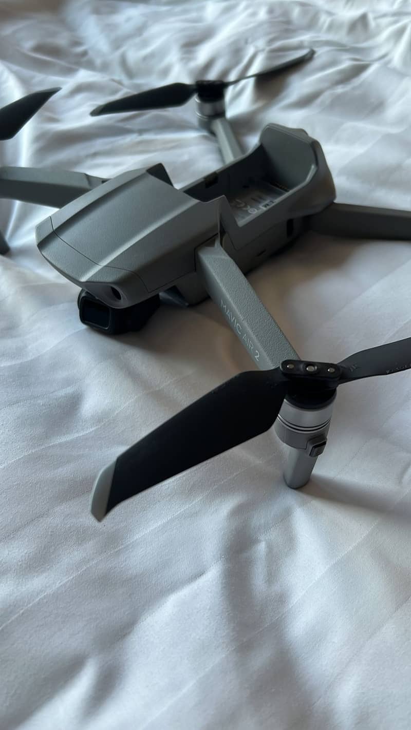 Dji mavic air 2 combo  drone for sale Like new condition 10/10 11