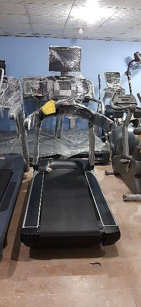 Intanza 550TE Anriod & Precor TRM commercail Treadmills 8