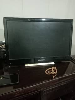 Samsung lcd size 24 inch excellent working  .