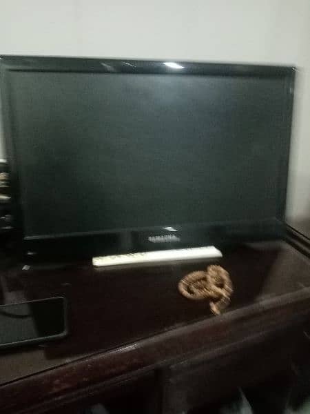 Samsung lcd size 24 inch excellent working  . 2