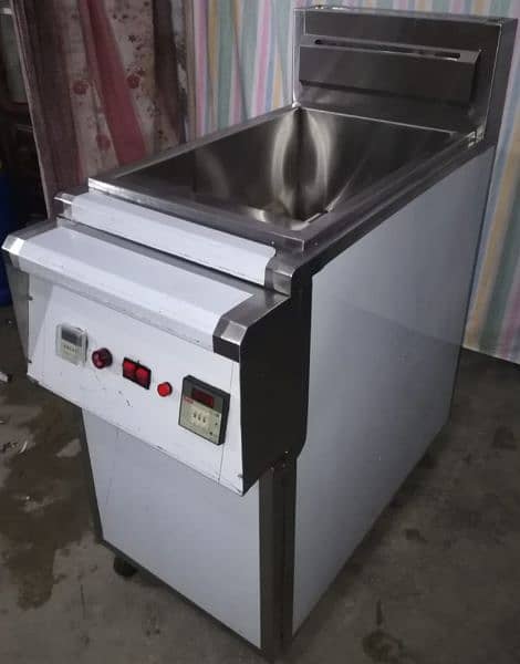 Commercial deep fryer single tank 16L oil cap & China pizza oven's 5