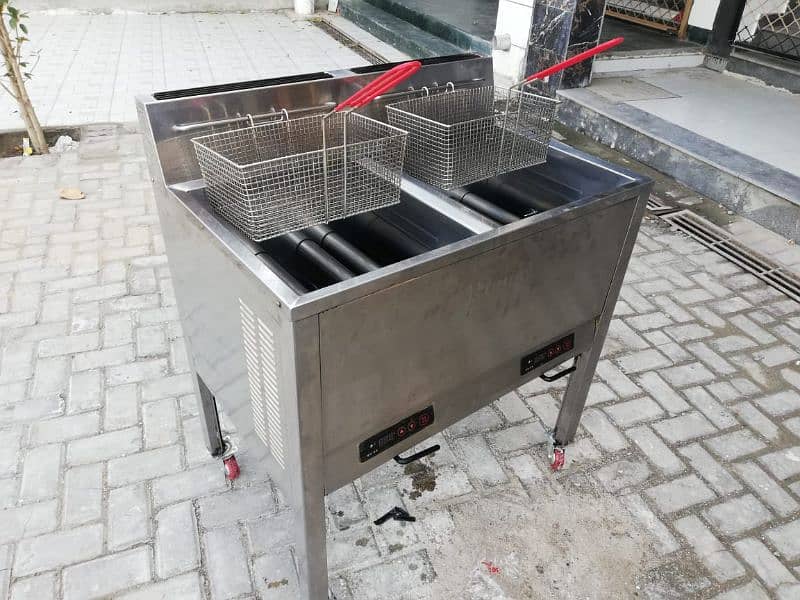 Commercial deep fryer single tank 16L oil cap & China pizza oven's 13