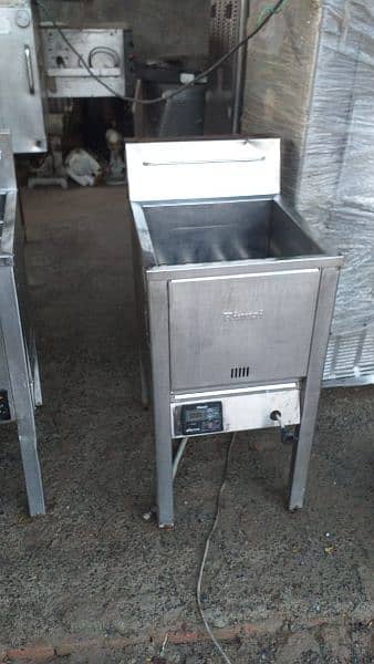 Commercial deep fryer single tank 16L oil cap & China pizza oven's 14