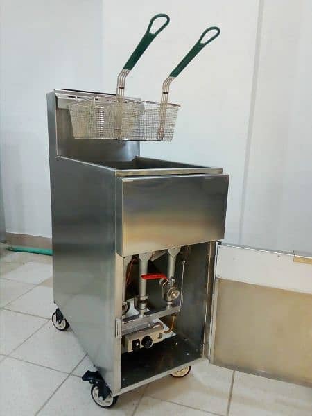 Commercial deep fryer single tank 16L oil cap & China pizza oven's 17