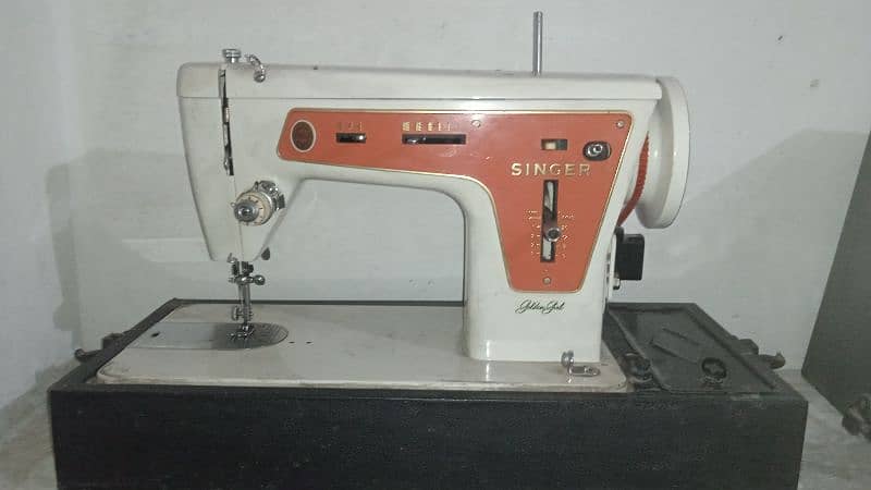 Electric Singer Sewing machine(made in Japan) 5
