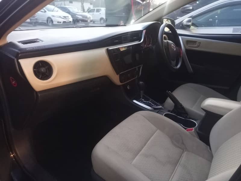 Toyota Corolla GLI Automatic full options 2018 6