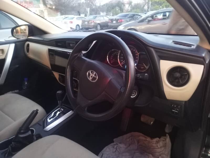 Toyota Corolla GLI Automatic full options 2018 8