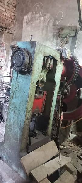 Machinery sale, working conditions power press & lathe machine. 2