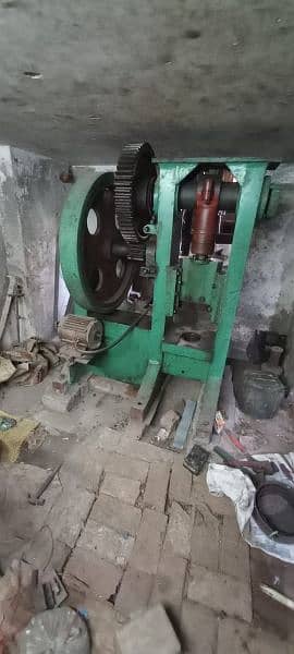 Machinery sale, working conditions power press & lathe machine. 9