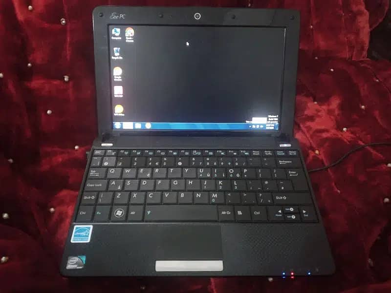 ASUS Eee PC (mini Laptop) 0