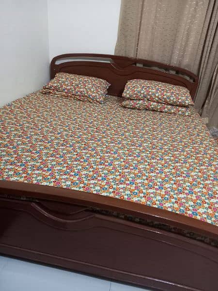 King size bed only 1