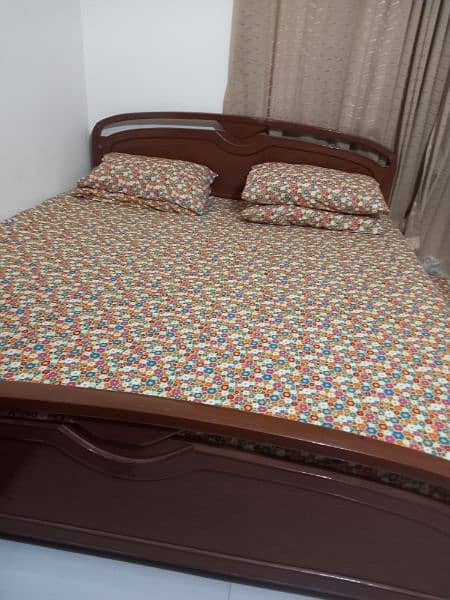 King size bed only 4
