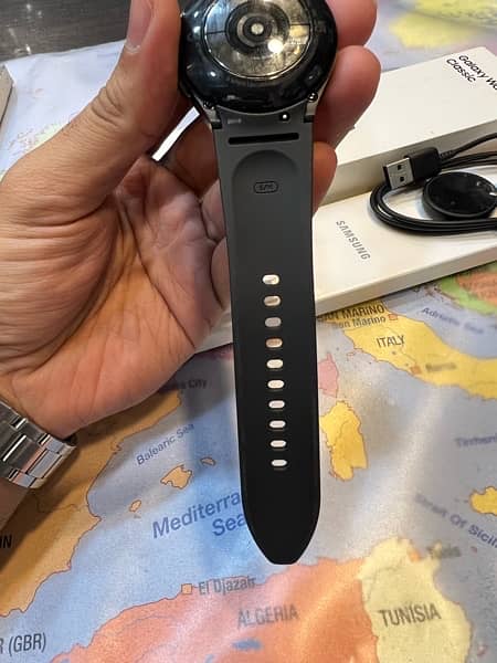 samsung watch 4 classic 46 mm black just box open condition 3