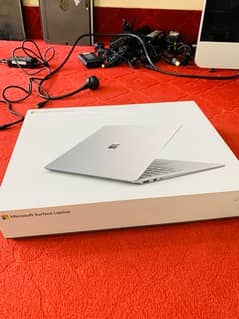 Surface Laptops Book 2 i5 8th generation 8Rm 256ssd with Touchscreen4k