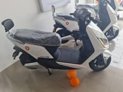 Yadea T5 Electric Scooty All Colors Available Girls Scooter 0