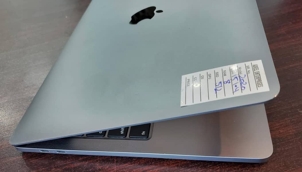 CTO Macbook Pro 2020 13" 8gb ram 512gb ssd 4