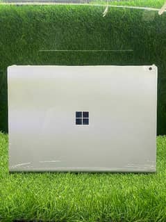 Microsoft Surface Book 2 | i7 8th | 2GB GPU | Cod avaliable