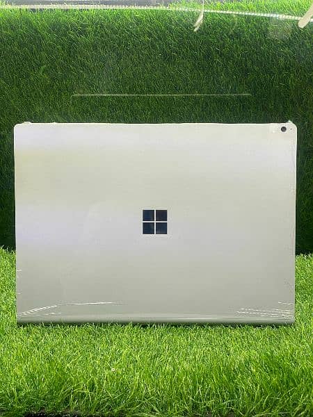 Microsoft Surface Book 2 | i7 8th | 2GB GPU | Cod avaliable 0