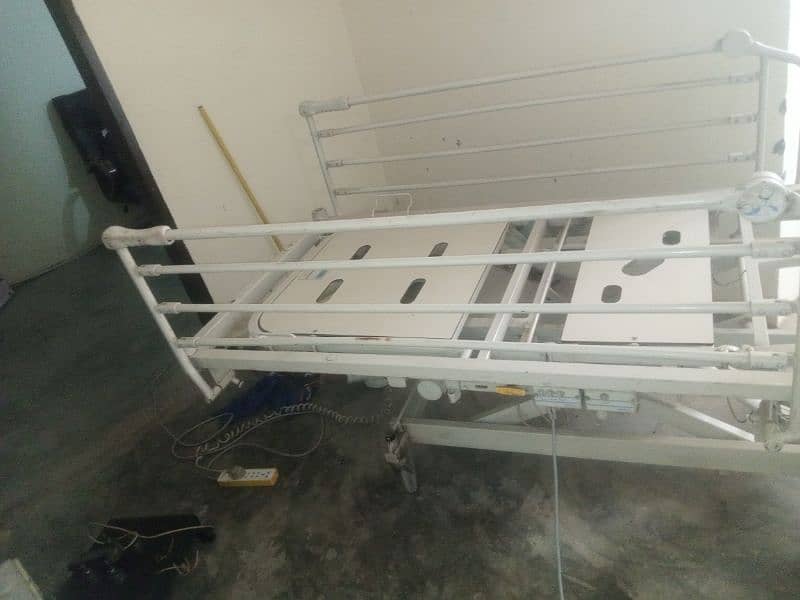 Patient Bed Electronic 8 function hillrom 2