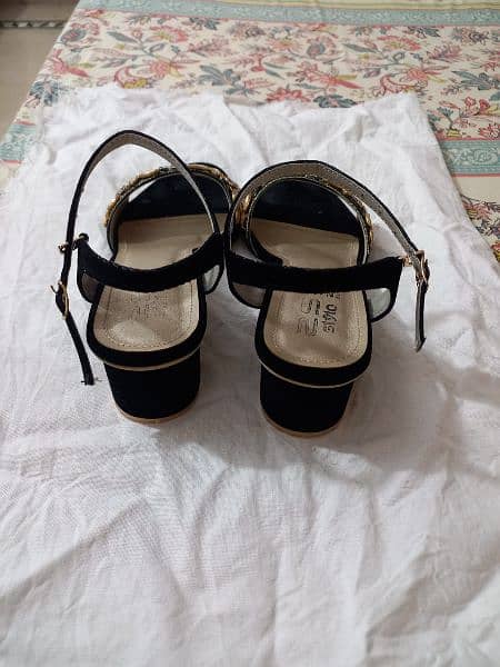 ladies shoes new in condition different brands 14