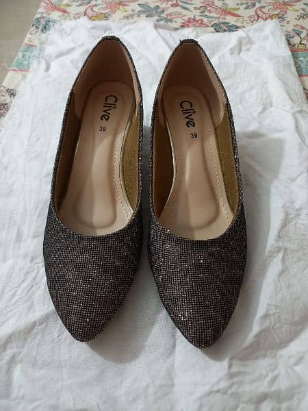 ladies shoes new in condition different brands 16