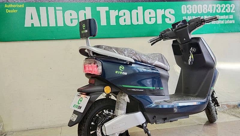 Brand New Electric Scooter/Scooty EV bike Metro Road King Eveon Yadea 7