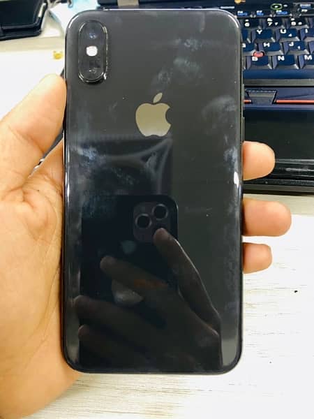 Iphone XS with Original charger and data cable. 4