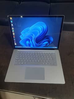Surface Laptop core i7 10gen 16gb ram