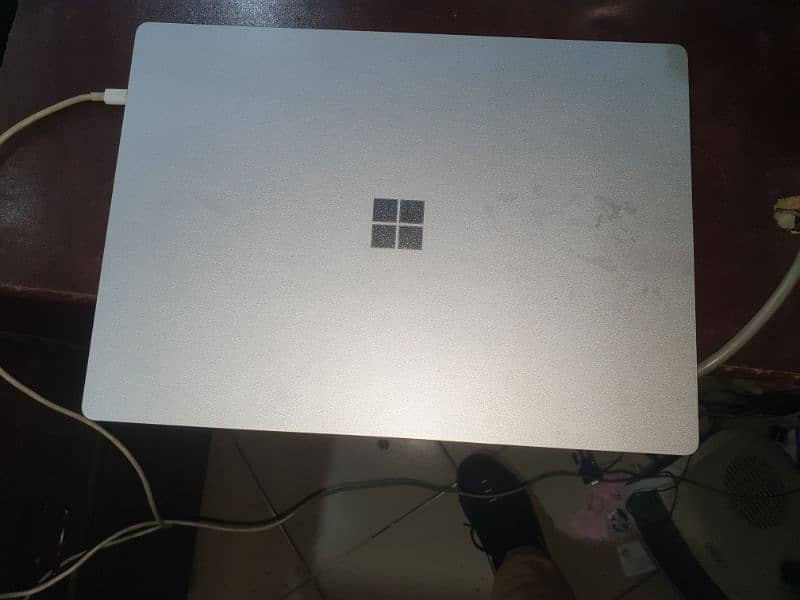 Surface Laptop core i7 10gen 16gb ram 3