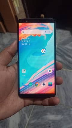 one plus 5t 8/128 or 6/64