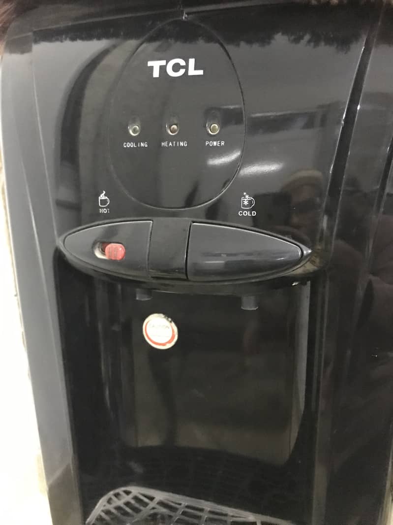 TCL 2 Taps Water Dispenser With Refrigerator 2