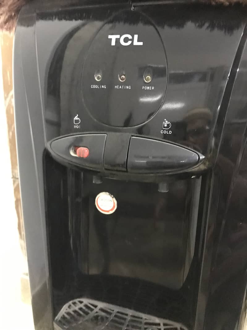 TCL 2 Taps Water Dispenser With Refrigerator 3