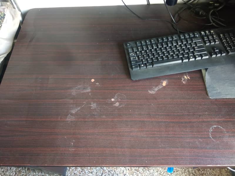 ACHI BHARI WOOD MA good condition TABLE 5