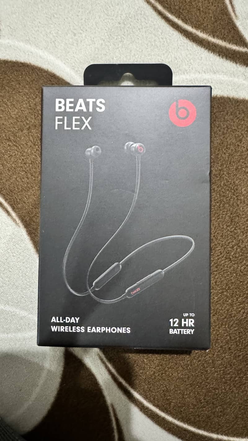 Beats Flex wireless earphone box pack 0