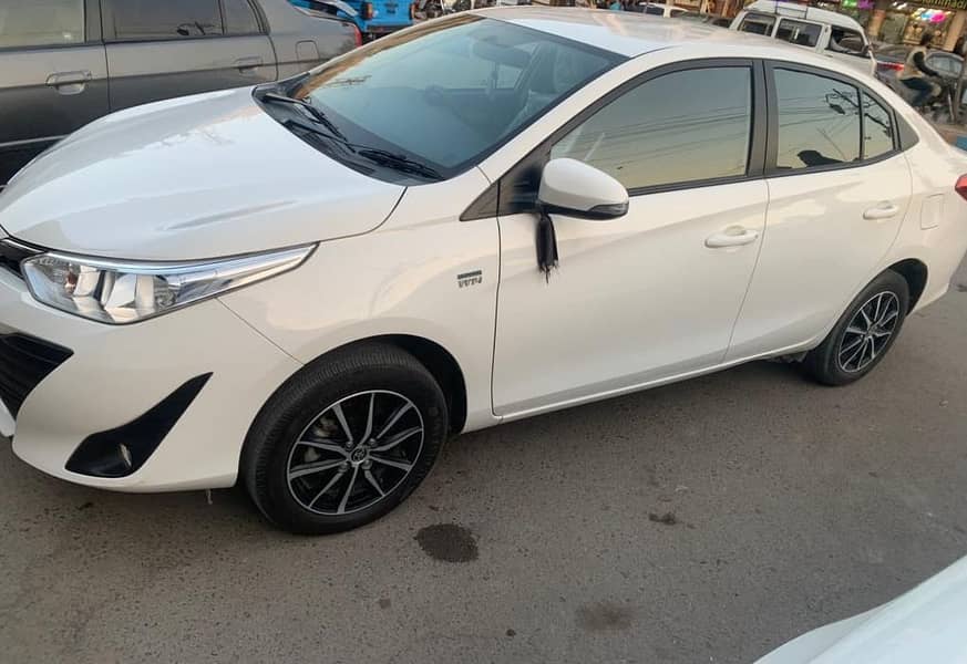 Toyota Yaris 2021 1.3 Automatic White Colour first owner. 1