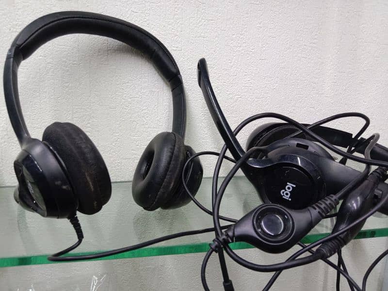 Logitech H 390 usb headphones with mic call center Plantronics jabra 13