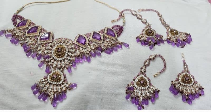 Kundan jewelery Set with jhumar and bindi for sale 0