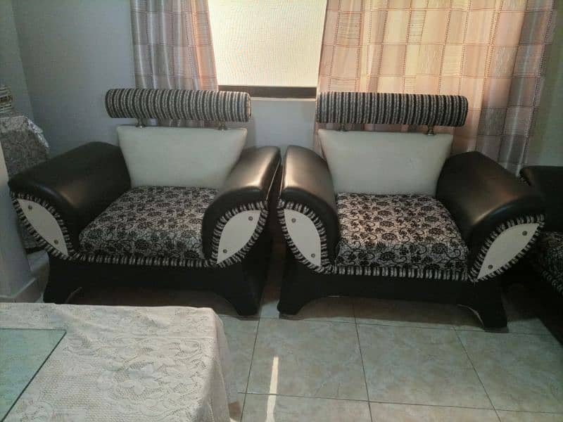 selling 5 seater sofa sets 2