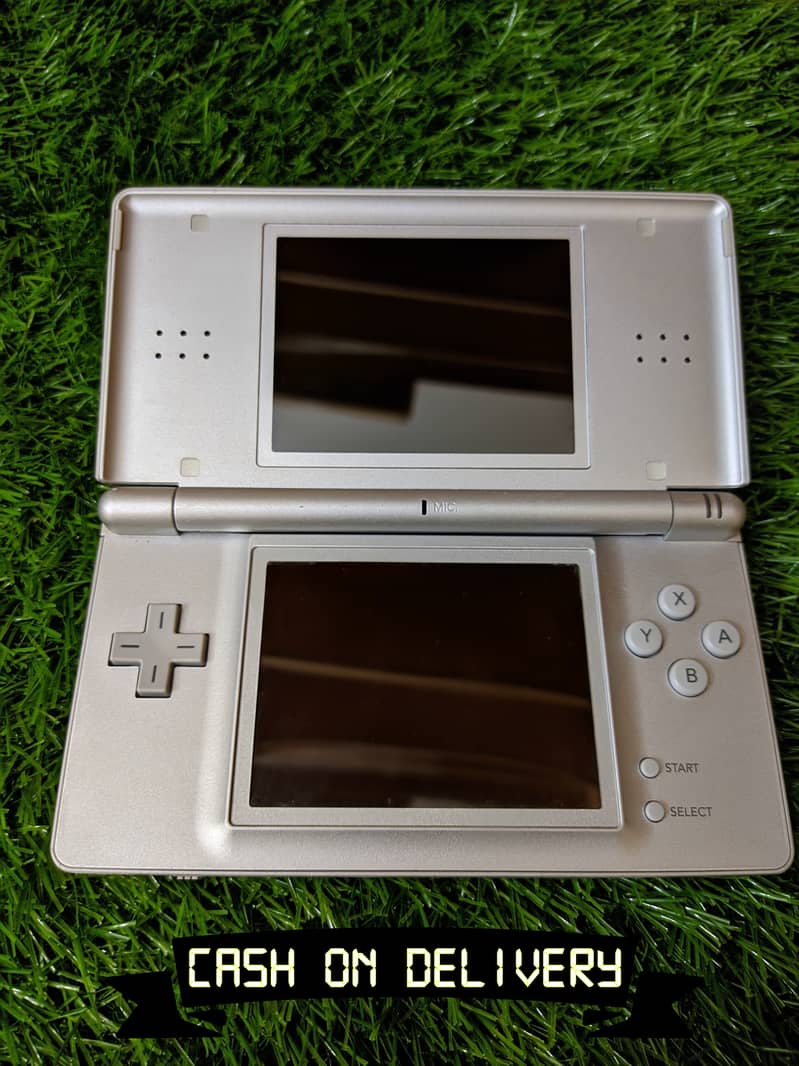 Nintendo DS DS Lite DSi DSi XL 2DS With games charger stylus 11