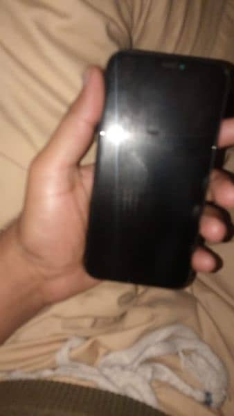 iPhone XR NON PTA 81% battery health 10\10 condition 6