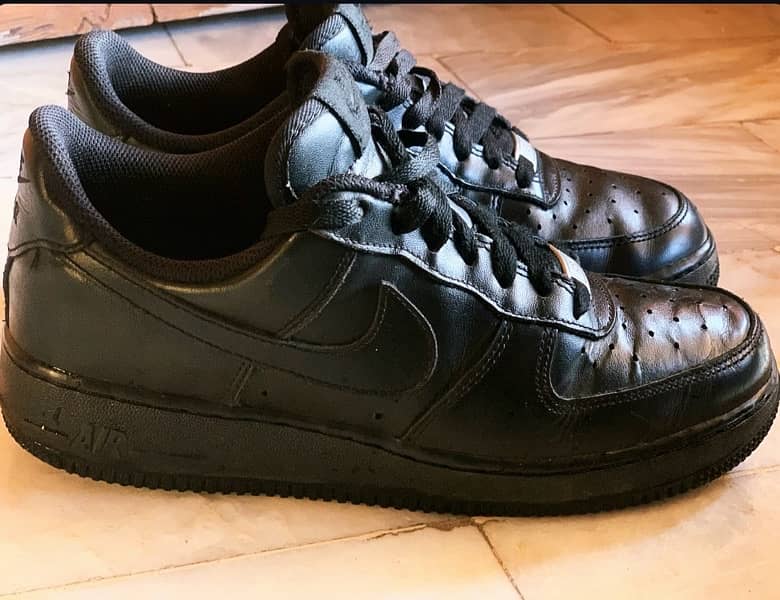 Nike shoes triple black 1