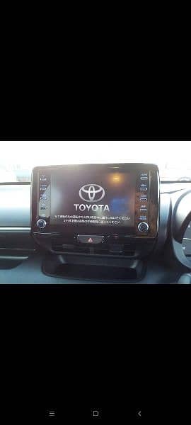 Toyota Yaris hatchback 6
