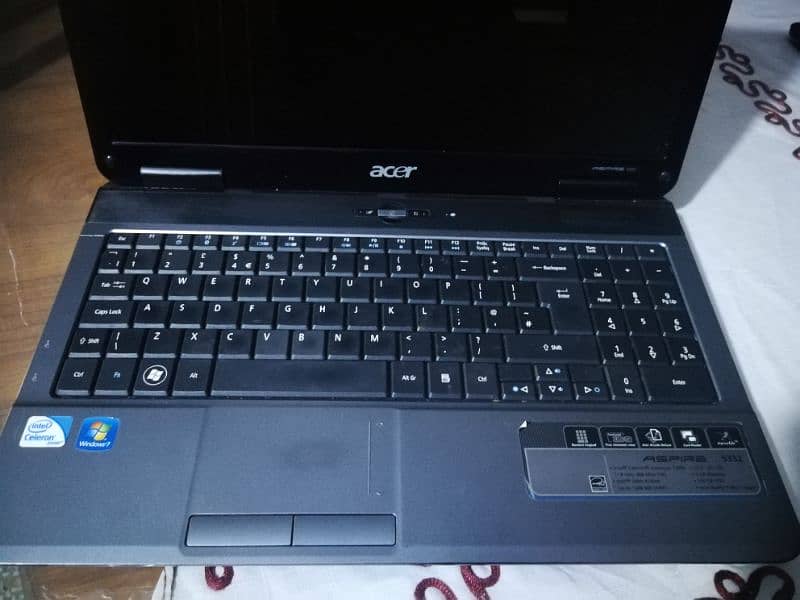 Acer core 2 duo glossy with numeric pad A+ condition 7