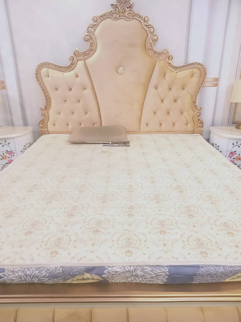 bed set / king size bed . . . . . with dressing and side table 0