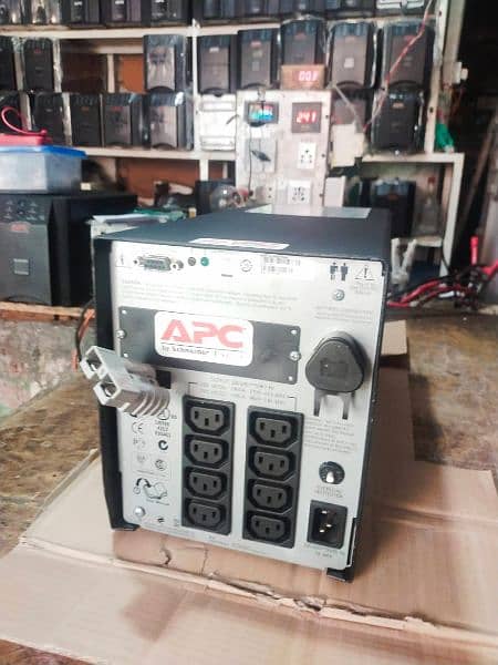 APC SMART UPS 650 va 400watt 1