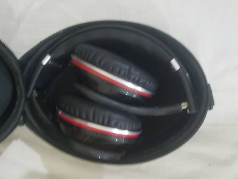 Monster Beats by Dr. Dre Studio Headphones. O3244833221. 4