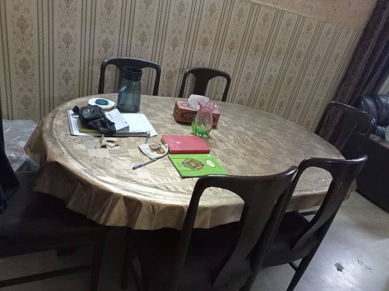 Dining Table with 6 Chairs 1
