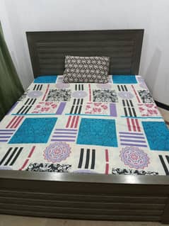 Full size bed along with Matric for Sale: Only 30 Thousand Rupees, Loc